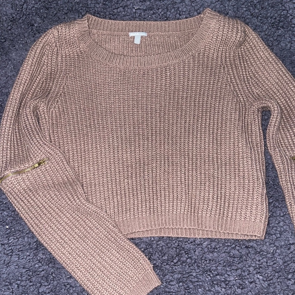 CROP SWEATER!!